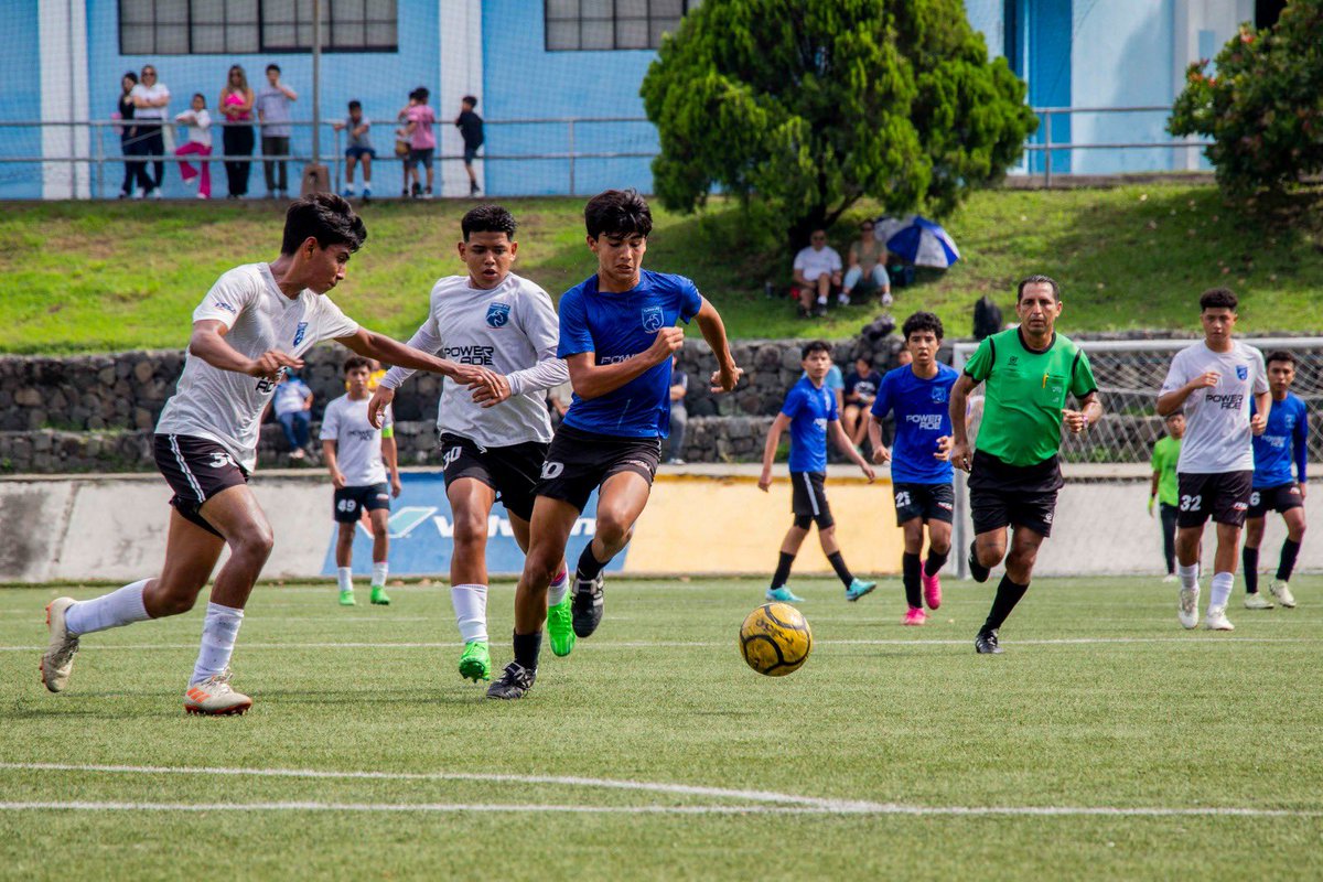 🏆 TURÍN FC CAMPEÓN DE ADFA SAN SALVADOR 🏆
Los representantes A y B de Turin FC en la categoría U16 disputaron la final del Torneo de ADFA San Salvador.
Con este nuevo título, todas nuestras categorías se han coronado campeonas del ADFA San Salvador. 
Felicitamos a los