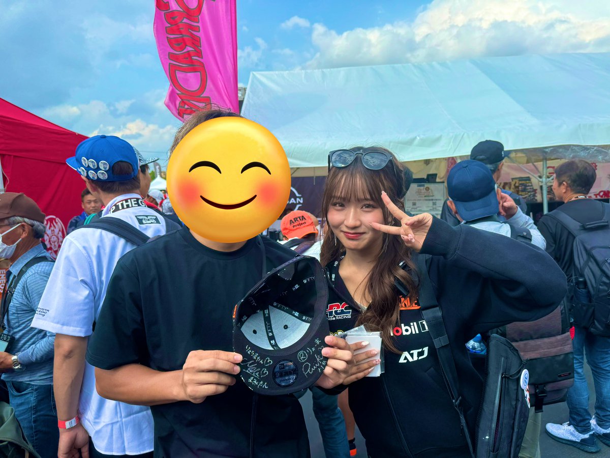 Ryoma030209's tweet photo. 久々にこっちに投稿。
スーパーGT鈴鹿サーキット
初のレース見に行ったけど最高！
音とスピード迫力が凄かった！

りりかと写真撮れたから大満足！
サインまでGETできた🥰
レースより、りりか��な😂

次は4戦目の富士5戦目の鈴鹿行こかな

#スーパーGT #supergt
#STANLEY #STANLEYRQ
#レースクイーン https://t.co/itIV7ozU7M
