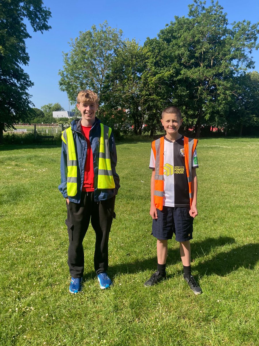 dartfordjpr's tweet photo. We have brilliant volunteers who cheer on our juniors every week 

So a big thanks to Run Director Mandy for her 💯 volunteering 👏

Arthur and Robert have now completed their @DofE Bronze volunteering 🎉

53 juniors finished today 🏅
We welcomed 6 first timers 👋

#loveparkrun https://t.co/tujhFCP3Dl