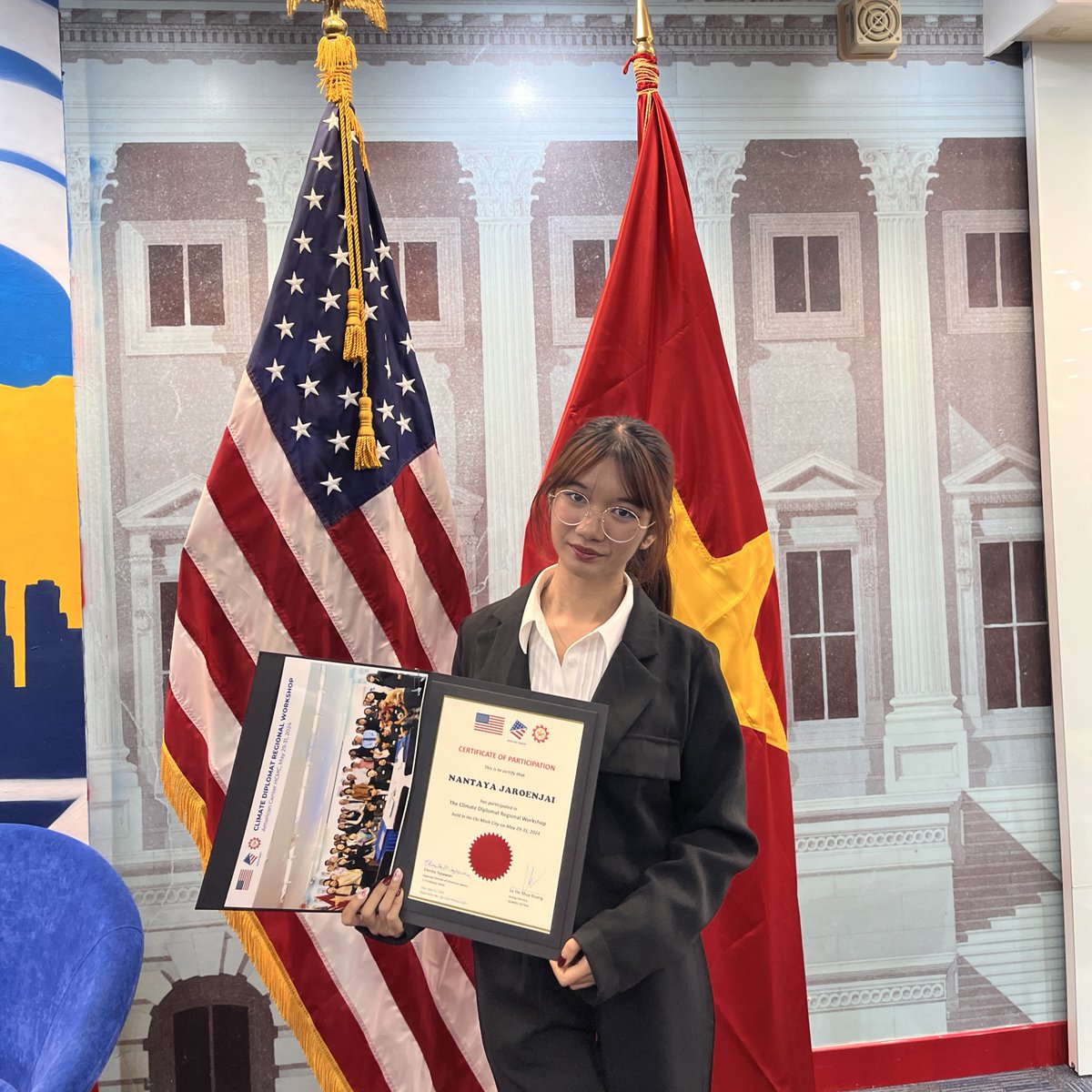 Faimaioo's tweet photo. Recap˖ ࣪⊹ 
Mekong Young Environmental Diplomat
At Ho Chi Minh City, Vietnam🇻🇳

เปิดโลกเรามาก ได้ประสบการณ์ใหม่ๆ ได้คอนเท้นในชีวิตหลายเรื่องเลย5555 แต่ที่สำคัญที่สุดคือเราได้เพื่อนกลับมาเยอะมาก เป็นความทรงจำที่จะไม่ลืมเลยค่ะ 🇻🇳🇹🇭🇰🇭 
เลิฟมาก🥹💗
#studywfaimaioo https://t.co/nyN0qxBEGU