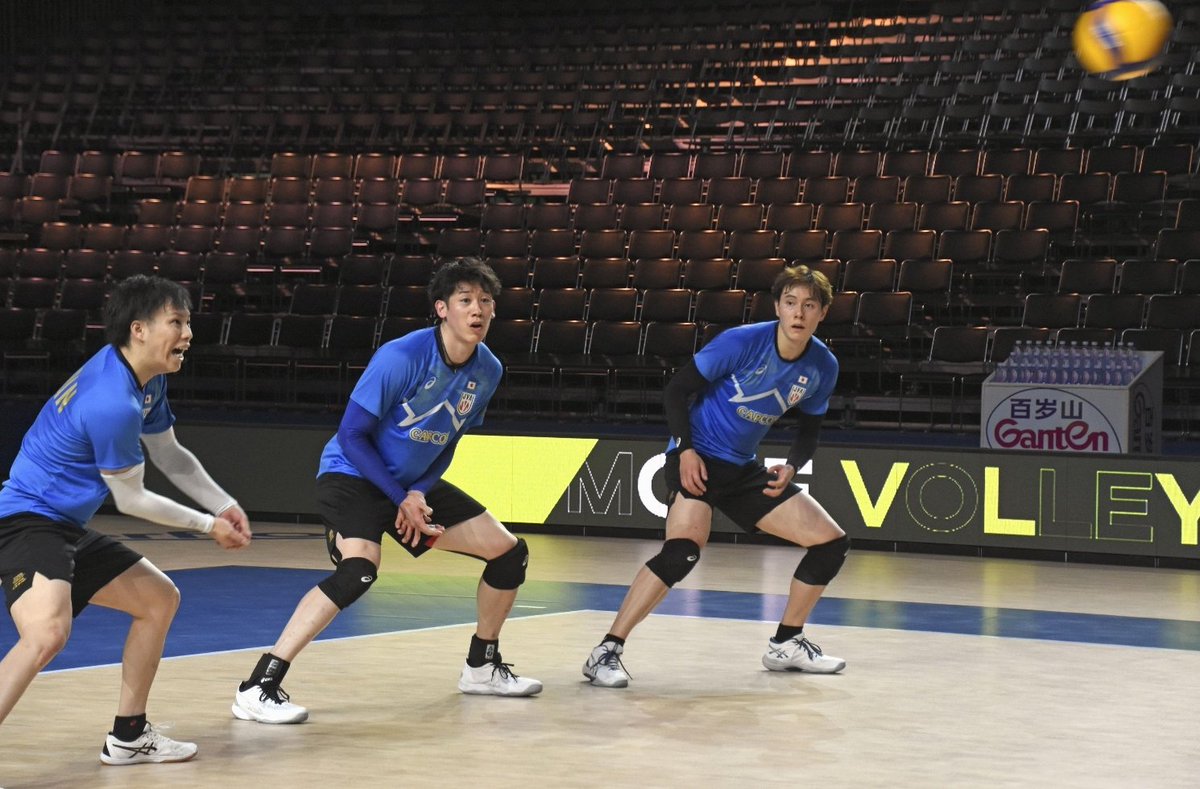 takahishik's tweet photo. Our trio back-court guardians ☺️ https://t.co/Dj6tcyRGSE