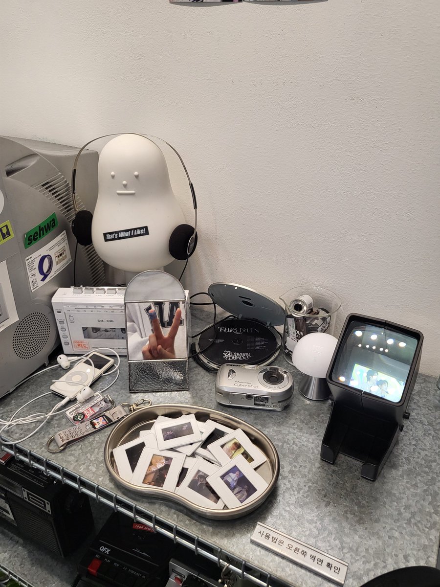 전윤카페 다녀왓듭니댜...❣️ ㅜㅜ 카페 넘 이뿌구 네컷 프레임도 넘 기여웠어요 쏟아지는 전윤에 요즘 너무 행보케〰️˘͈ᵕ˘͈
#THESCENEforJY 
#전윤을_원하니