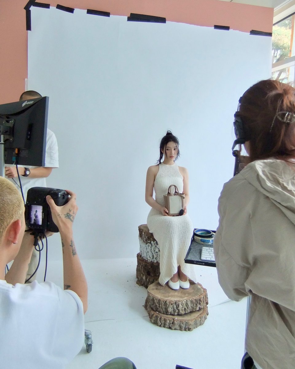 joyisthetics's tweet photo. joy shared behind the scene pics from her recent photoshoot with w korea !! https://t.co/F55md29npq