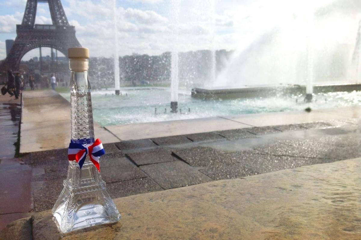 Pediavenir's tweet image. 🇫🇷🚰 FLASH – Une entreprise va vendre l’eau de la Seine aux touristes pendant les JO de #Paris2024.