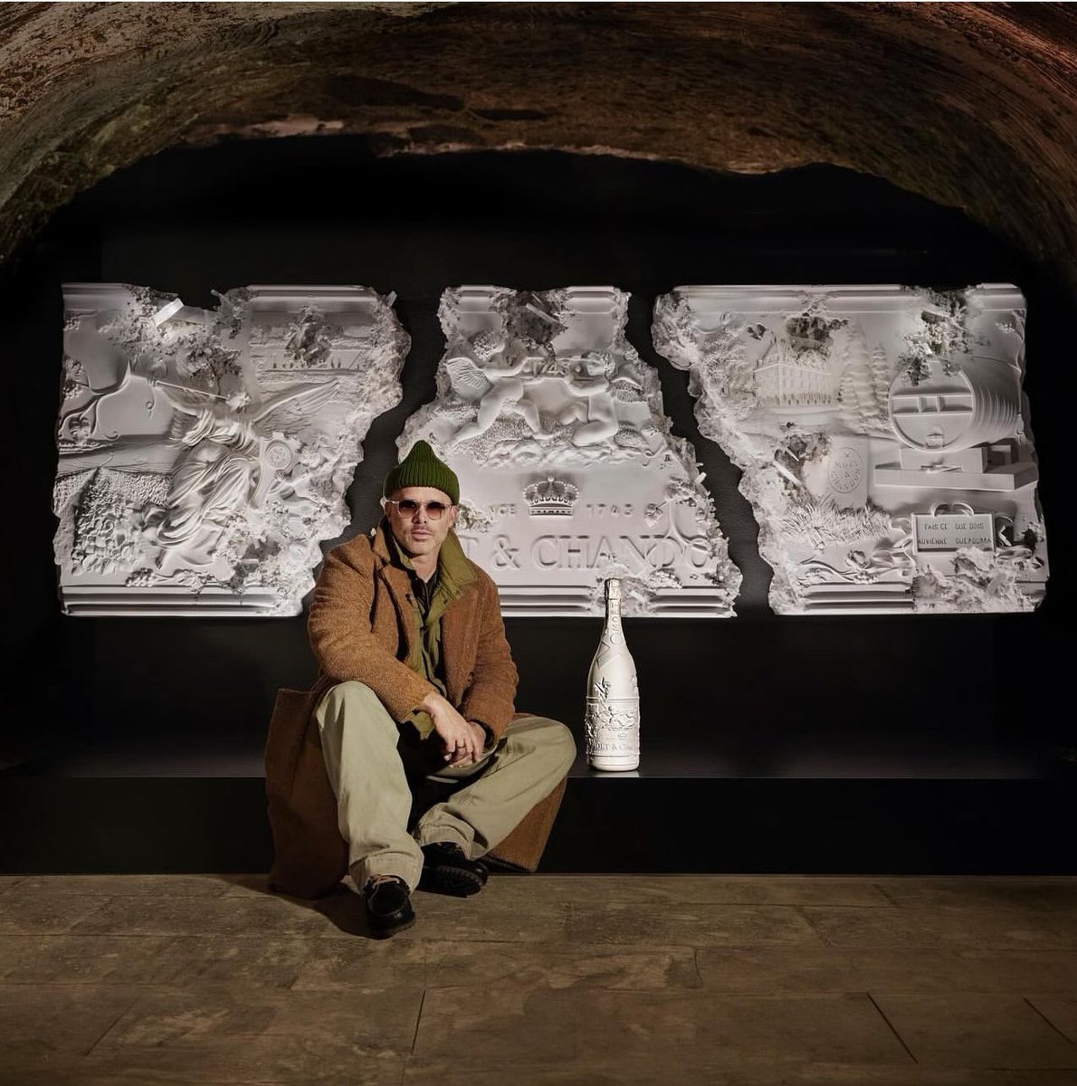 mtani_bespoke's tweet photo. Got a chance to see this masterpiece by @DanielArsham , in the historic Galerie Impériale, at the heart of Epernay cellars, Moët &amp; Chandon legacy. A creative gesture that pays tribute to Collection Impériale, Creation No. 1. https://t.co/Ki09XRukZm