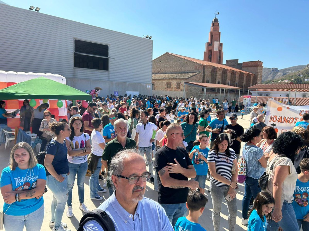 UGTRiberaSafor1's tweet photo. #UGTPV @UGTRiberaSafor1 @UGT_SP_PV @ensenyament_UGT a Llocnou de Sant Jeroni participant a la #Trobada2024 @escolatv de la Safor-Valldigna

Al carrer, a l'escola i pertot el Valencià uneix. El Valencià és finestra al món i ferramenta contra la ignorància 

#FemPobleParlemValencià https://t.co/1wgQgO8klR