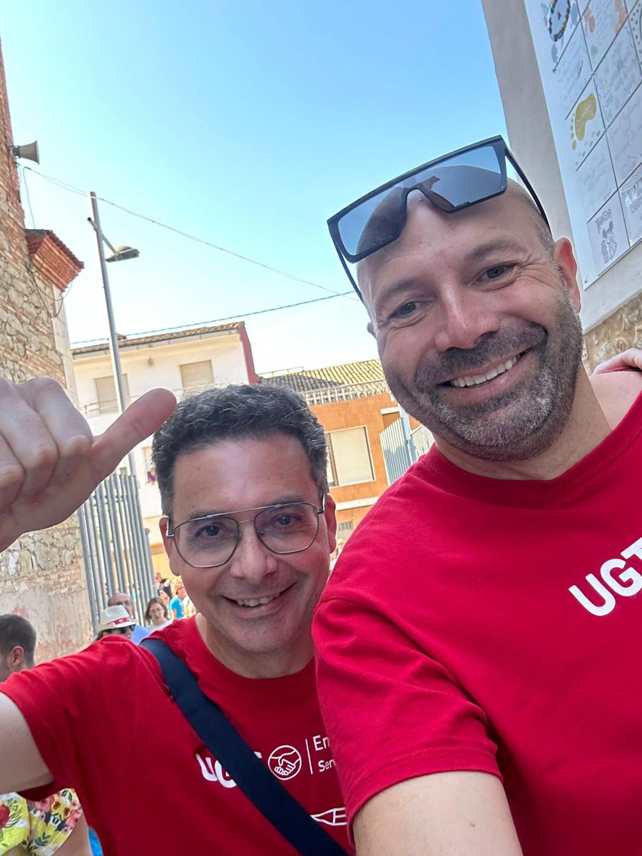 UGTRiberaSafor1's tweet photo. #UGTPV @UGTRiberaSafor1 @UGT_SP_PV @ensenyament_UGT a Llocnou de Sant Jeroni participant a la #Trobada2024 @escolatv de la Safor-Valldigna

Al carrer, a l'escola i pertot el Valencià uneix. El Valencià és finestra al món i ferramenta contra la ignorància 

#FemPobleParlemValencià https://t.co/1wgQgO8klR
