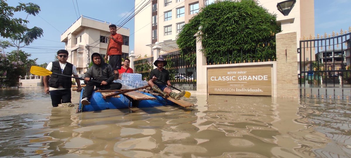 TahchapaBoi's tweet photo. Imphal Classic Grande. Offering boat trips to visitors. 🛶⚓️ https://t.co/rybzFLuc5N