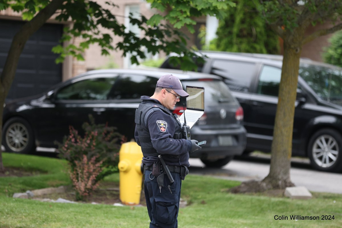ColinWxchaser's tweet photo. Durham Regional Police Service is investigating an early morning shooting this Moring in Bowmanville in the area of Mearns and Concession St. Multiple people have been shot and two were transported to Toronto trauma centre and 1 or 2 possibly to local hospitals https://t.co/dQ2OLxzmiX