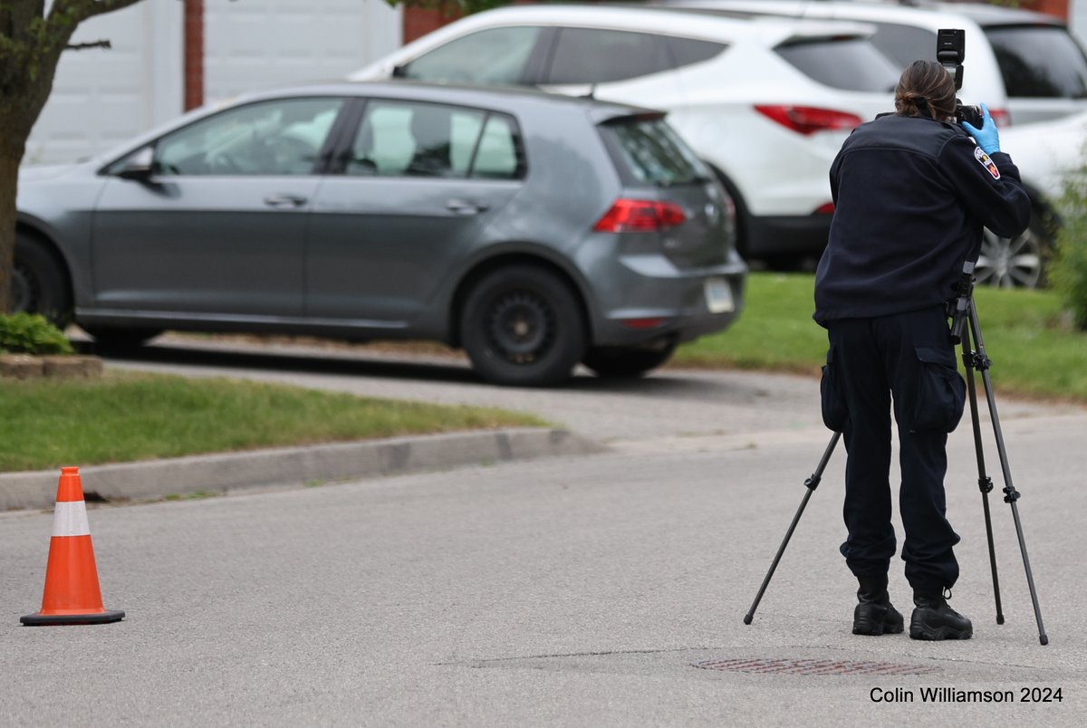ColinWxchaser's tweet photo. Durham Regional Police Service is investigating an early morning shooting this Moring in Bowmanville in the area of Mearns and Concession St. Multiple people have been shot and two were transported to Toronto trauma centre and 1 or 2 possibly to local hospitals https://t.co/dQ2OLxzmiX