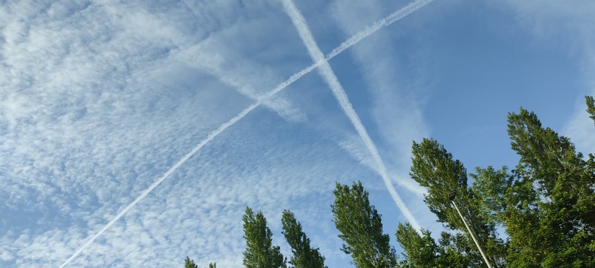 Espectaculares #chemtrails el jueves 30 de Mayo 2024 en Bilbao. ¿Son o no son peligrosos  para las personas?
