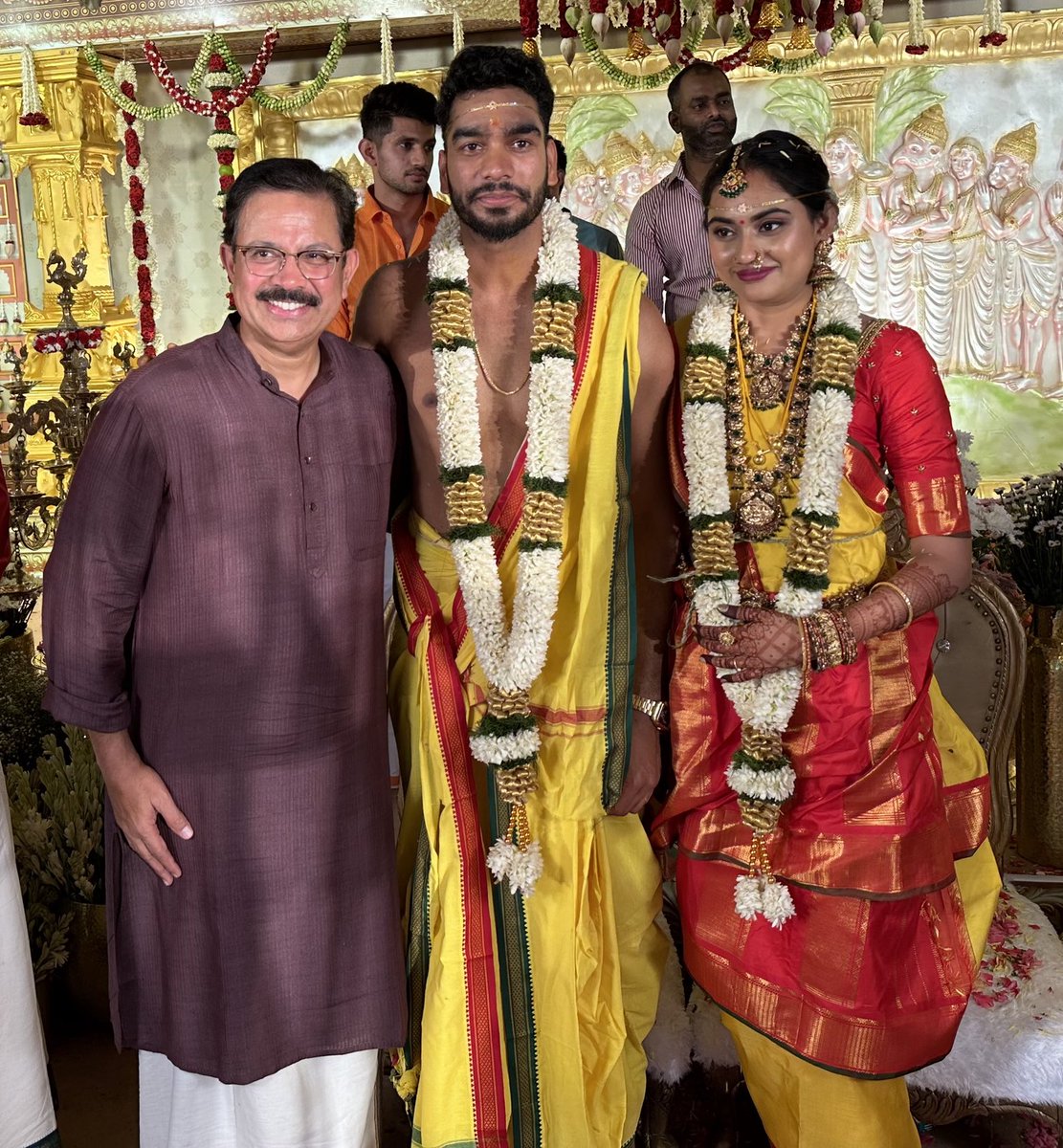 Venky Mysore (@venkymysore) on Twitter photo Thank you <a href="/venkateshiyer/">Venkatesh Iyer</a> & #Shruti for inviting me to your special day. It was such a lovely & traditional wedding. God bless you both for a long & happy married life. <a href="/KKRiders/">KolkataKnightRiders</a> Thank you <a href="/venkateshiyer/">Venkatesh Iyer</a> & #Shruti for inviting me to your special day. It was such a lovely & traditional wedding. God bless you both for a long & happy married life. <a href="/KKRiders/">KolkataKnightRiders</a>