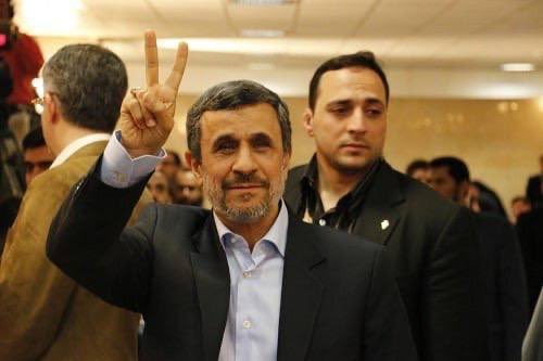 Rayhanbig2's tweet photo. محمود احمدی نژاد رئیس جمهور سابق #ایران نامزدی خود را برای انتخابات زودهنگام ریاست جمهوری این کشور اعلام کرد. https://t.co/dskinEuhq1