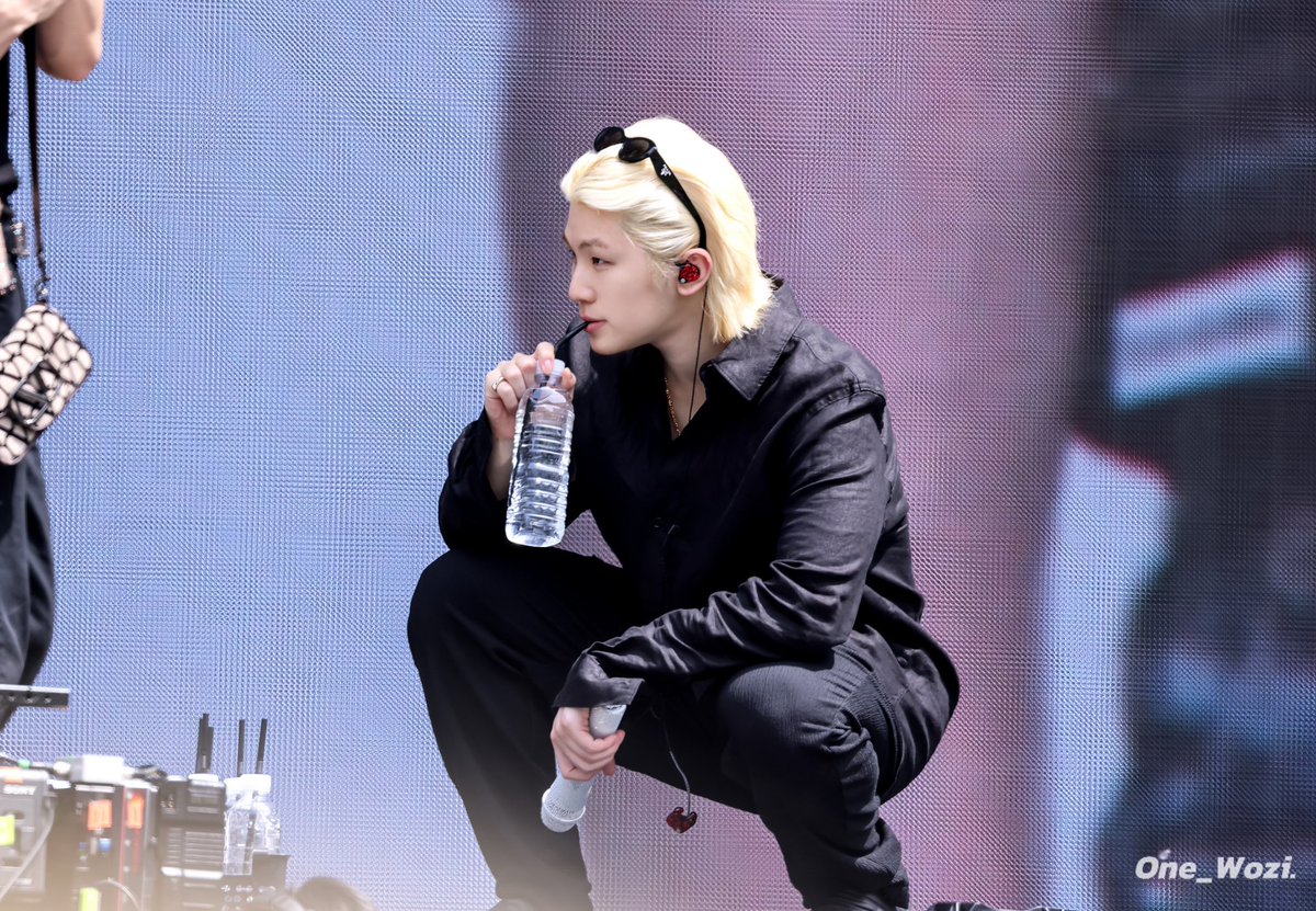 240428 Follow Again 
🕶️

#우지 #WOOZI  #이지훈  #ウジ  #세븐틴 #SEVENTEEN