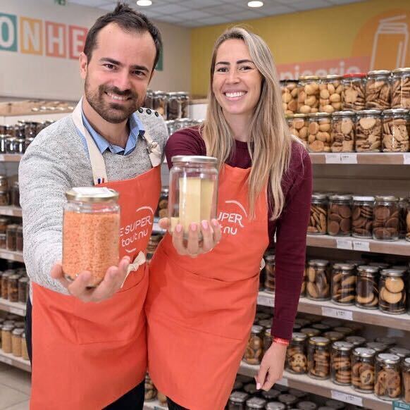 🛒🥦 C’est un magasin unique en France : Super Tout Nu, le premier supermarché sans emballage, ouvre près de Toulouse ! Tous les produits sont vendus en vrac et en bocaux ! 👏 (Le Parisien)

📸 Rémy Gabalda