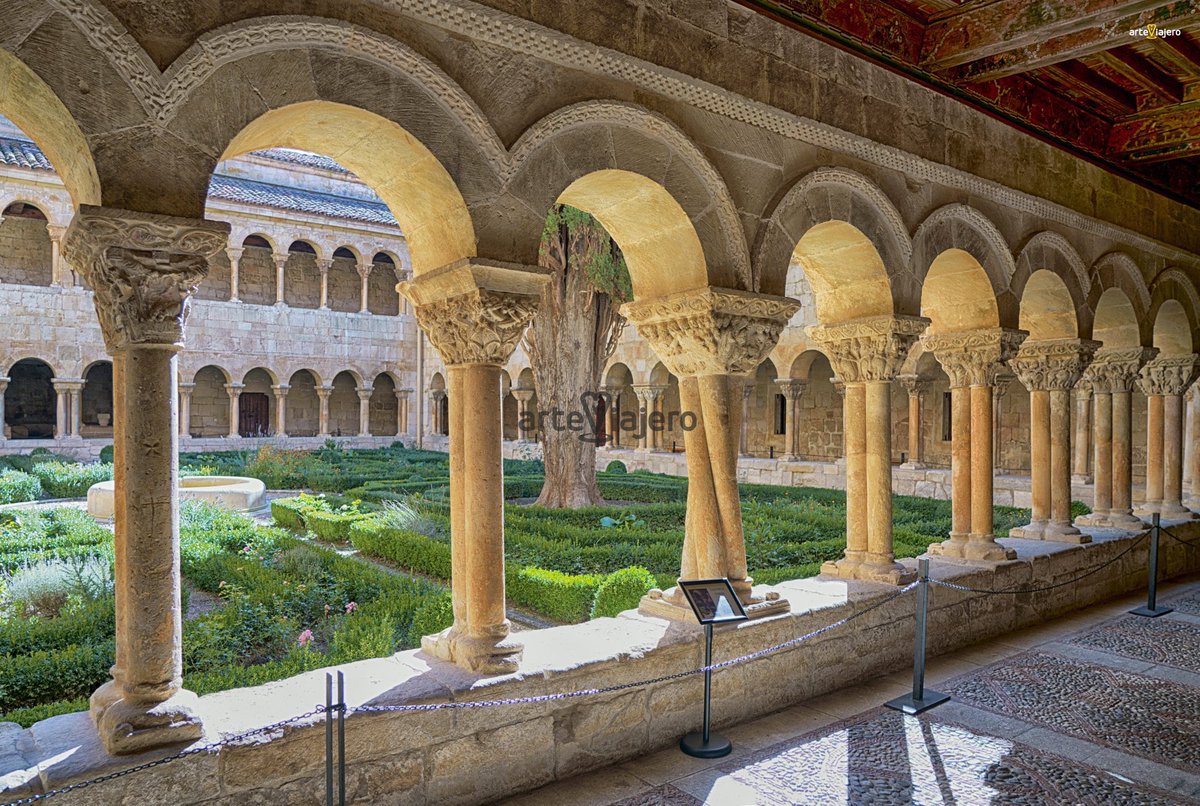 Monasterio de Santo Domingo de Silos (Burgos), uno de los grandes epicentros del arte románico #FelizDomingo #photograghy #travel