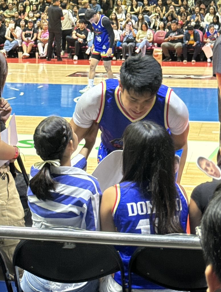 donnybelindax's tweet photo. 😭😭😭😭😭😭😭 HUY DONBELLE NANDITO KAMI LOOK AT HIS STARE 

GAME ON DONNY

#DONNYOurBestPlayer
#BringItOnDONBELLE | #DonBelle https://t.co/gaOx3bIfrG