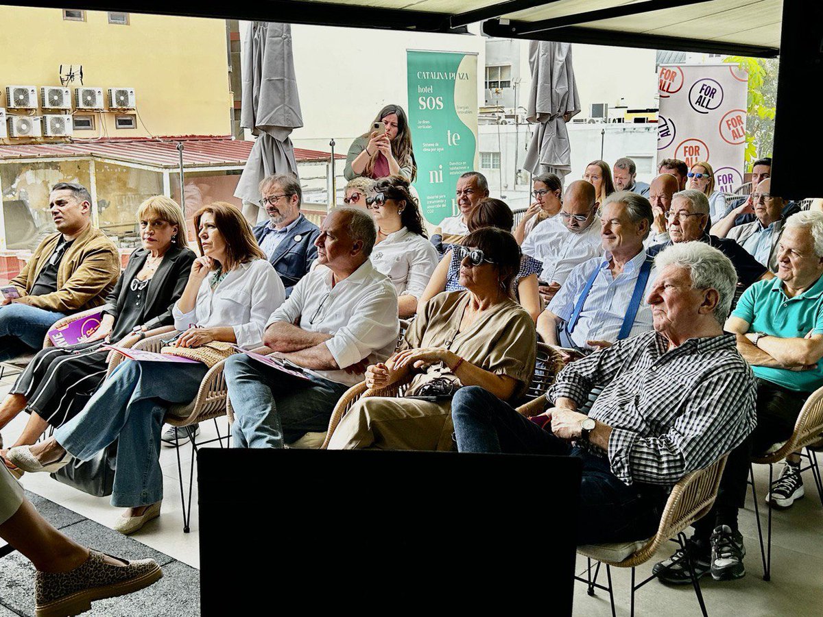 Recibimos nuevamente la visita de la <a href="/EFAparty/">European Free Alliance</a> en las islas, con la especial visita de <a href="/RoMaylis/">Maylis Roßberg</a>. 

#Forall 💜