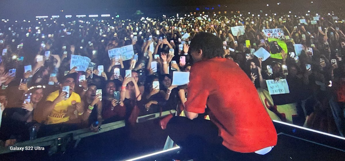 nursey921's tweet photo. This was his moment and he deserves it all ❤️❤️❤️ #FaithInTheFuture #LouisTomlinson #LouisLivestream https://t.co/nYkWAKtgYv