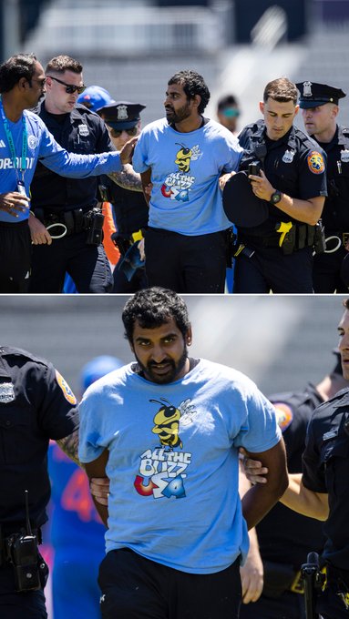 Fan who invaded the field to meet Rohit Sharma! 
