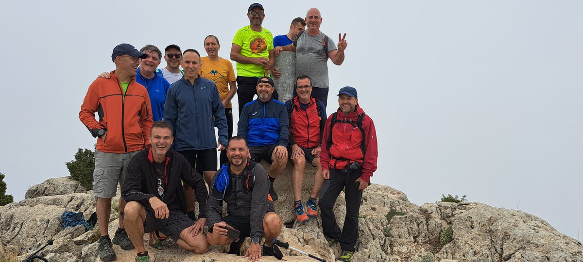 AreaUnoArrixaca's tweet photo. 🔧Nuestro Servicio de Mantenimiento haciendo equipo de otra manera...

🧗🏽Pico Pedro López, sierra Espuña. https://t.co/uyiaFnURJx
