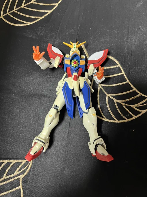ゴッドガンダムの黄ばみやばくて草 