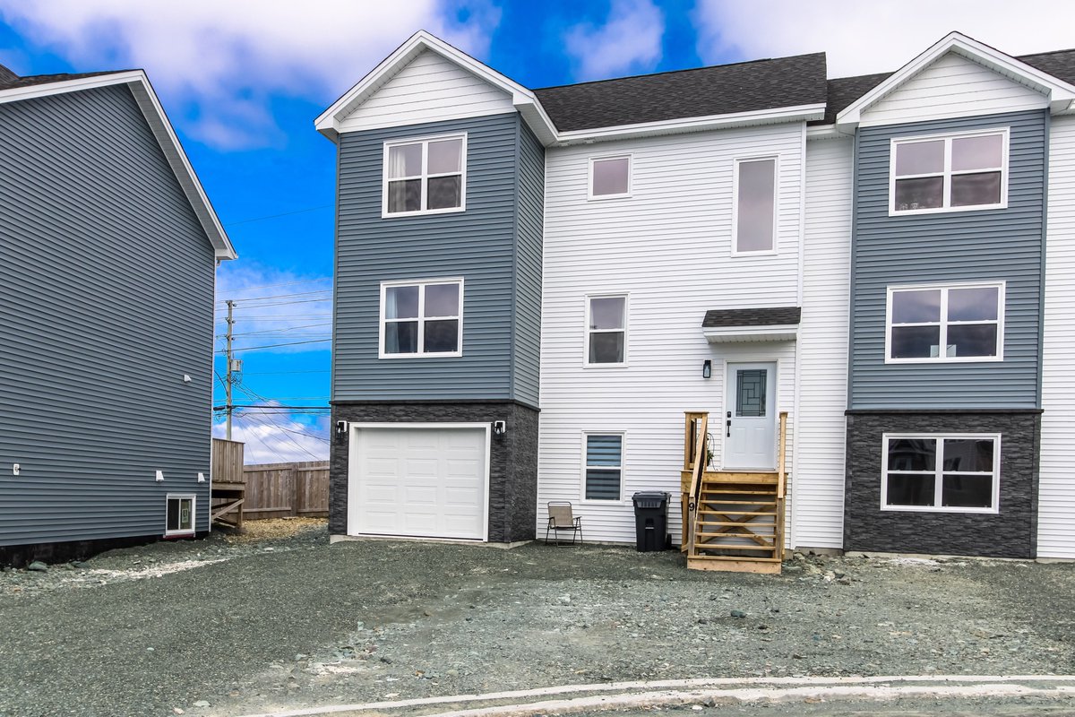 smartcallruby's tweet photo. OPEN HOUSE...Happening Today...June 2 from 2:00 to 4:00...9 Nicholas Quinn Place...MLS # 1272624...Would love to see you visit this beautiful new home...lived in for less than 6 months making it as good as new...perhaps even better, with new kitchen and laundry appliances! https://t.co/ElHoU93Oyn