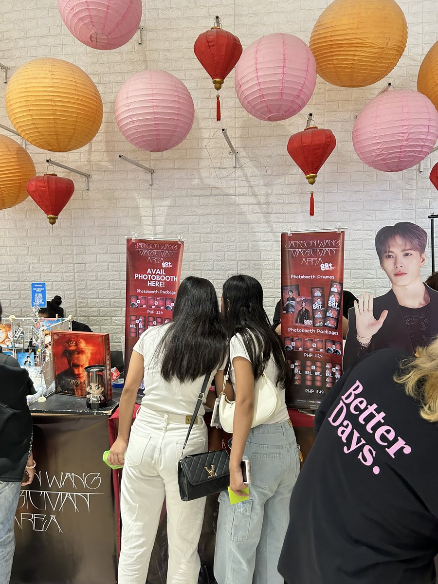 doubleb199x's tweet photo. 7 hrs here Hahahahha nag enjoy po akoo. Sana next time magicman na ang next ganap char hahaha!
#FanNights #88rising #MagicMan #JACKSONWANG @JacksonWang852 https://t.co/rh2H6p1vyb