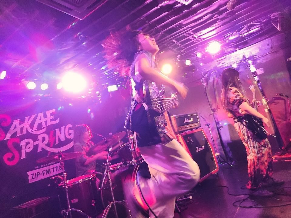 MIYU_ASTERISM's tweet photo. THANK U!!!名古屋!サカスプ!!!
皆さん最高の盛り上がりでめっちゃハイになりました!🔥
本当に楽しかった!ありがとうーー!
明日は大阪Holly Mountainよろしくー!!!
#ASTERISM #サカスプ #名古屋 #rad7 https://t.co/AZxGwPUNkc