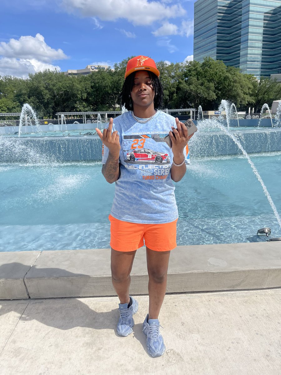 TheOnlyRespect's tweet photo. It’s Officially Summer Time ☀️🌸 STUDS WE ARE OUTSIDE 😎🌈 #HappyPrideMonth https://t.co/FoC2rSm59n
