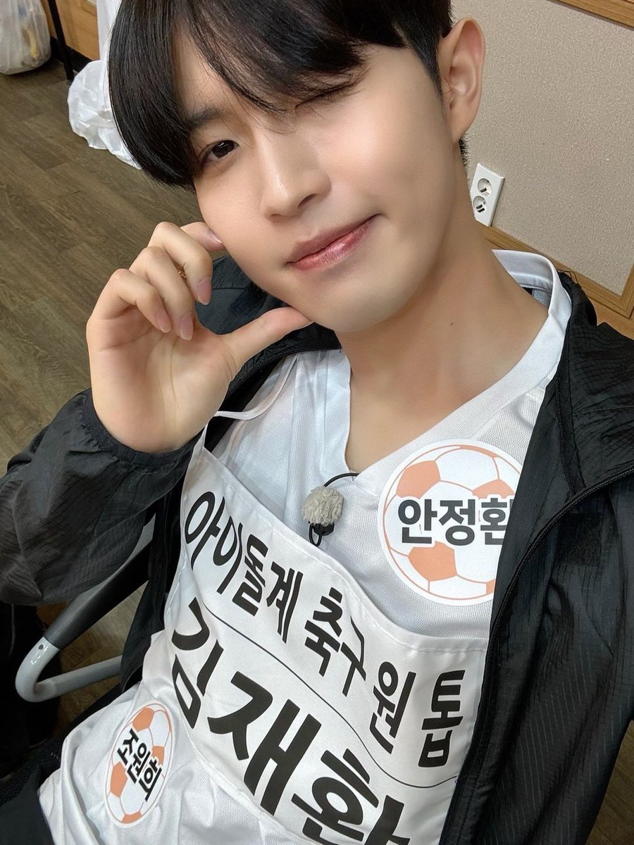 KJH_officialtwt's tweet photo. [#째니의발자국🐾] 2024.06.02 JTBC <뭉쳐야 찬다 3> 

(축구)가수 재환이의 꿈을 계속해서 응원해 주세요⚽️🔥❤️‍🔥

#김재환 #KIMJAEHWAN https://t.co/fmIvfuVPiB