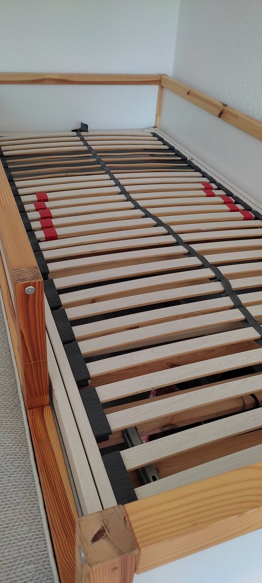 Meine Tochter hat jetzt ein neues Lattenrost, eine Nintendo Wii mit Zubehör ❤️

Die Lattenroste habe ich vom Sperrmüll. Hab sie geputzt und sie funktionieren gut!

Geht richtig ab, hab die Spiele schonmal getestet 😁😃❤️

Ich liebe Dich über alles und vermisse Dich ❤️❤️❤️❤️❤️