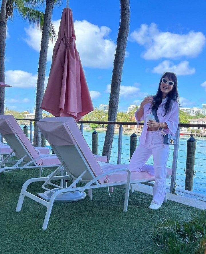 grandbayharbor's tweet photo. The happiest under the palms in #grandbayharbor's waterfront paradise. https://t.co/oyqd7qrE8x
📸 moniquegrandini
#hellojune #happyfirstdayofjune #waterfront #miami #hotellife #paradisefound https://t.co/1iv3aOBs2V