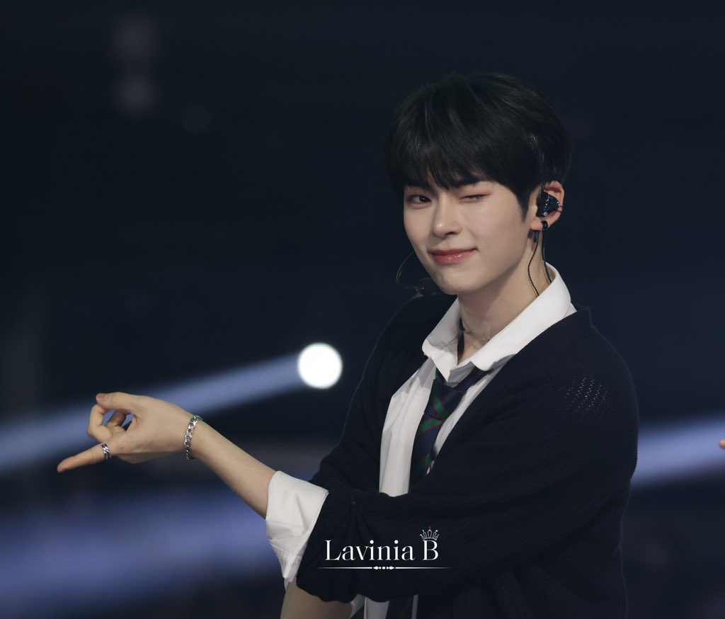 laviniab0613's tweet photo. 240602 K-Wave wink😉
#성한빈 #SUNGHANBIN #ソンハンビン #ZB1 #제로베이스원 #ZEROBASEONE https://t.co/xo2505r4Wz