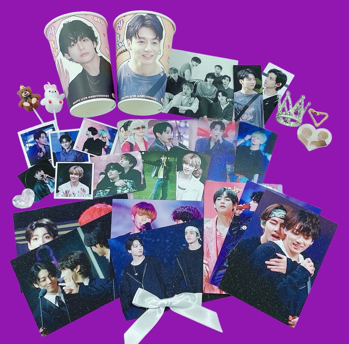 yolumlovesyou's tweet photo. #BTS #グク さん　#テヒョン さん
デビュー11周年記念💜6/7〜13
@ByMySide_KookV 様
@bymysidekv_jp 様
💜ラッキードロー
💜前半パネル7.8.9
後半パネル10.11.12.13
グッズ　写真集
💜カップ2種　
💜豪華特典セット
フォトカード5枚ステッカー5枚
スクエアカード両面ブックマーク���枚
💜7ケーキ 
💜ケーキ セット特典6/7.8.9.10キーリング ポストカード6/11.12.13透明トレカ2枚
💜クッキー
💜アイシングクッキー
#JUNGKOOK #전정국 #정국　#ジョングク #TAEHYUNG  #V  
#김태형 #뷔 #태형 #태태 #방탄소년단뷔