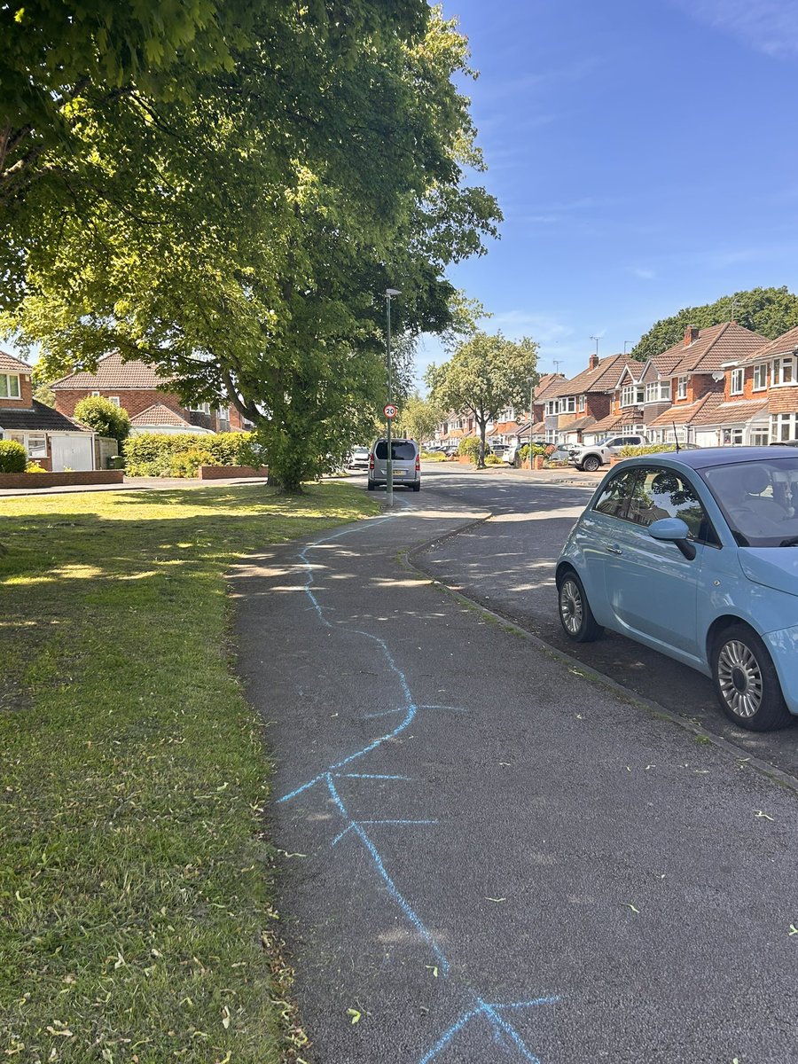 keelytats's tweet photo. Parked literally meters from a recessed parking bay on Ralph Rd and still this idiot parks like this! @SolihullPolice unbelievable… https://t.co/hwFyCyo6me