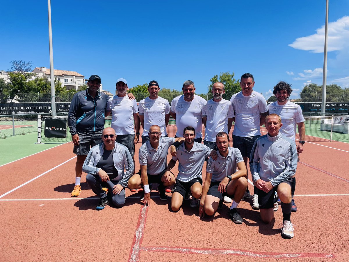 pays_ajaccien's tweet photo. 🙌🙌🙌 🎾 Bravo à l’équipe de #tennis de la CAPA, #PaysAjaccien, championne de #Corse!! Une pensée pour notre coéquipier Jean-Charles Leca. 

Elle représentera notre île aux championnats du monde à Rio au mois de septembre prochain. https://t.co/7cAQUnjZvW