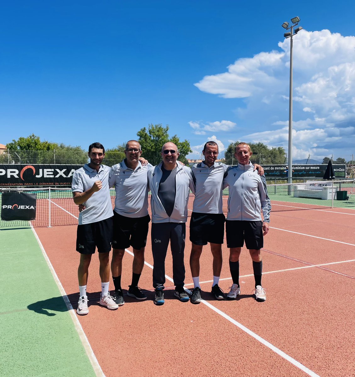 pays_ajaccien's tweet photo. 🙌🙌🙌 🎾 Bravo à l’équipe de #tennis de la CAPA, #PaysAjaccien, championne de #Corse!! Une pensée pour notre coéquipier Jean-Charles Leca. 

Elle représentera notre île aux championnats du monde à Rio au mois de septembre prochain. https://t.co/7cAQUnjZvW