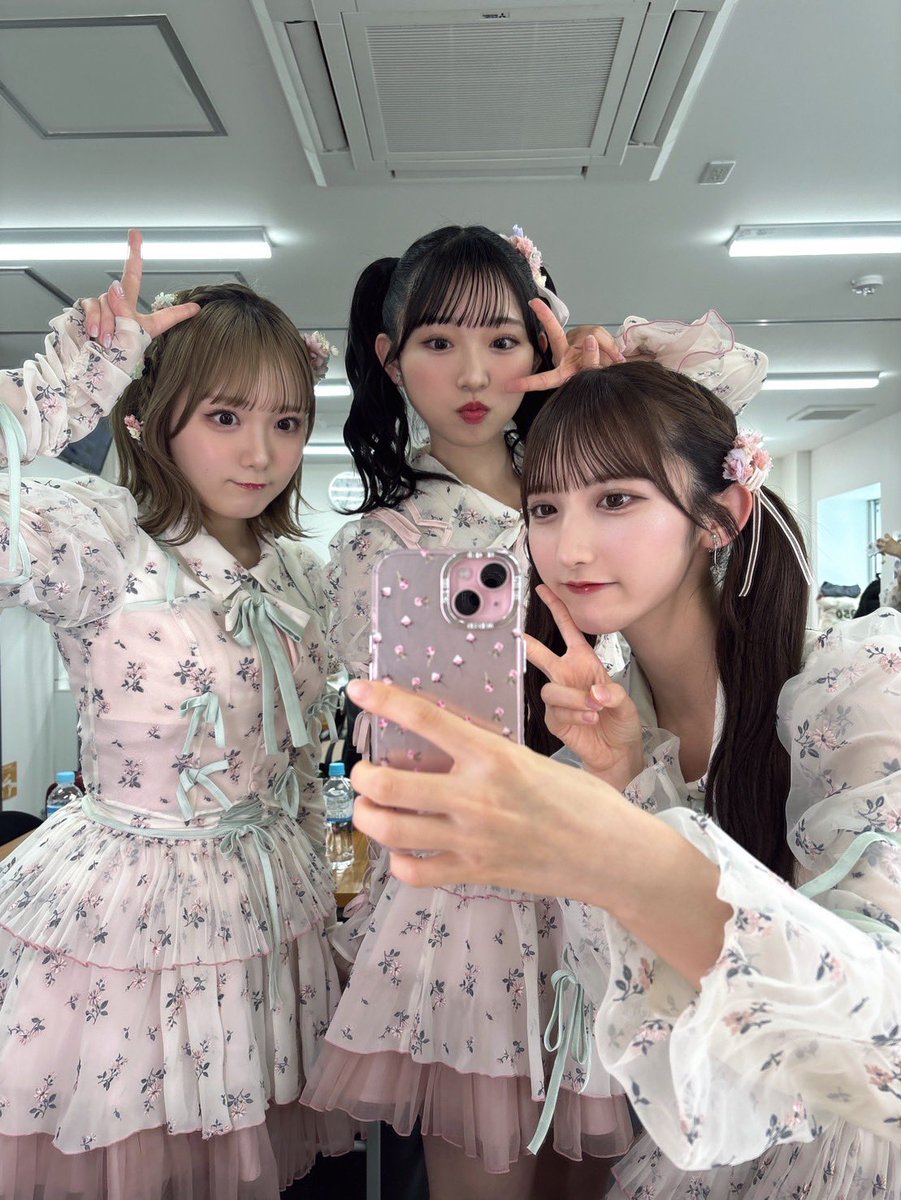 48manaka_16's tweet photo. ファンミーティングin仙台！
ありがたぐちでしたー✨
これにて #カラコンウインク の活動終わりましたー🤟🏻🤍

最後の最後まで楽しく終えることができて
本当に良かったです！
会いに来てくれた皆さん！
ありがたぐち☺️ https://t.co/nbcNdms2yA