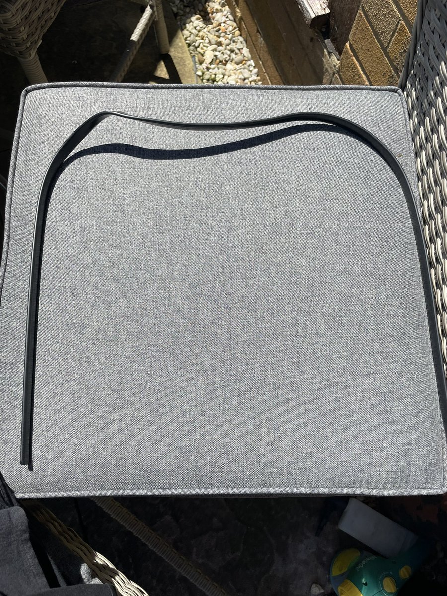ShrubbJames's tweet photo. @IckleBubba hi, we currently have the Stomp lux. Today we have been out in the sun and found the plastic support in the hood has melted and is now out of shape. Is there anyway this can be replaced. The travel system is only 4 months old. https://t.co/hUPZI6eRGX