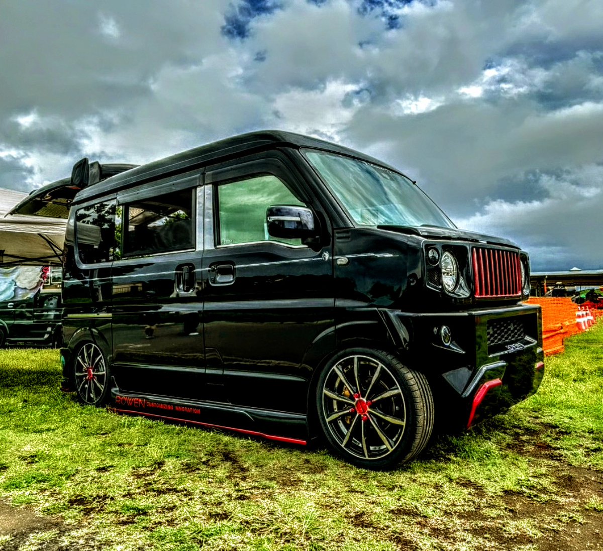 keikitchen03's tweet photo. jimry®(圭きっちん特別仕様車)
Black &amp; CandycolorRed

#圭きっちん
#エアサス
#ジムリィ
#エブリィ
#DA17w
#SUZUKI
#s2racing
#tsdstyling
#502factory
#進光自動車
#HEARTILY
#ルシオール
#rowen https://t.co/L1b9e09zhb