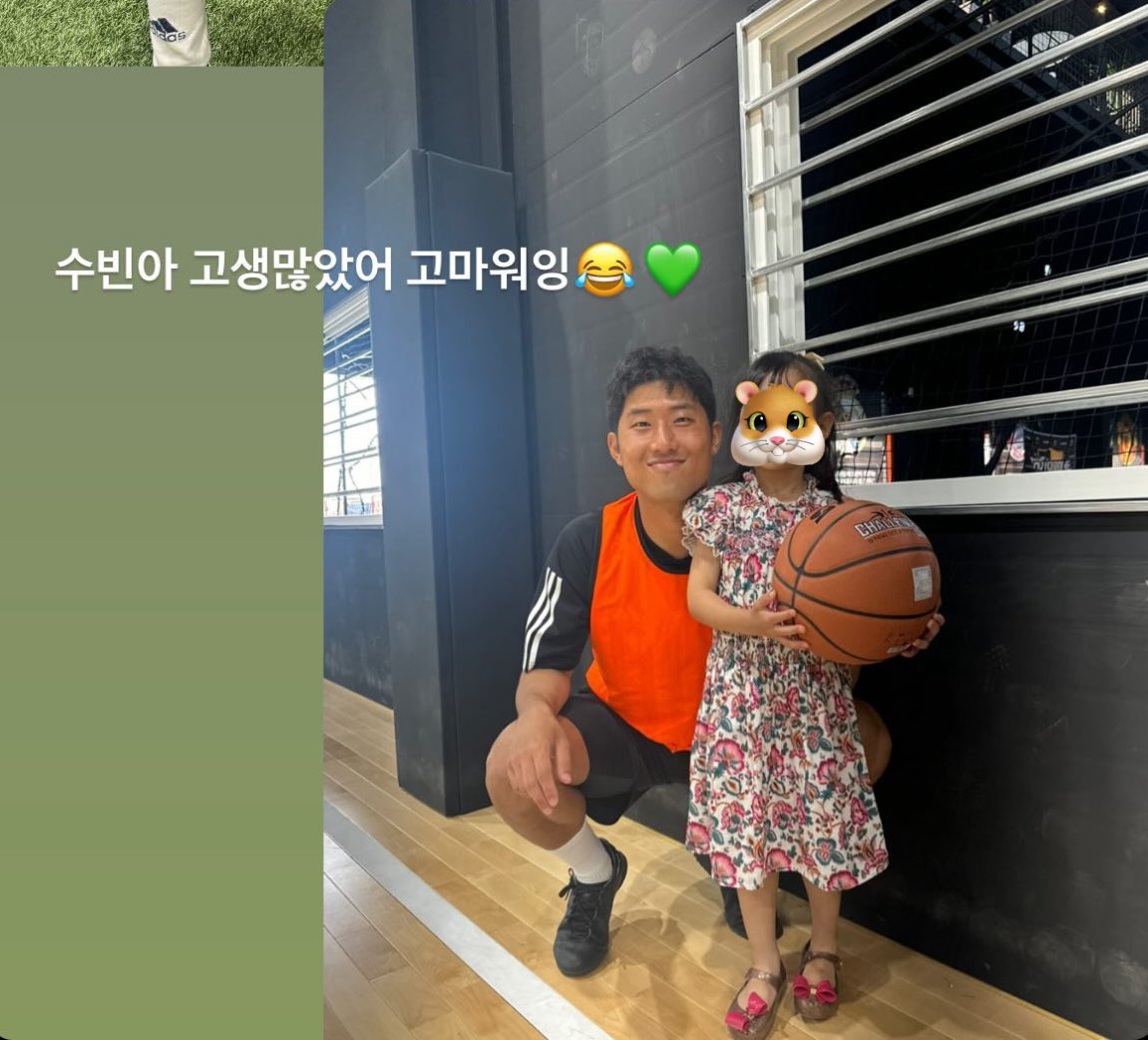 greeriyi's tweet photo. 누나만 둘이면서 오빠 소리 들었을 거 생각하니까 너무 웃음남 .....  ㉻㉻㉻㉻㉻㉻ https://t.co/Lr1wZ1zQhf