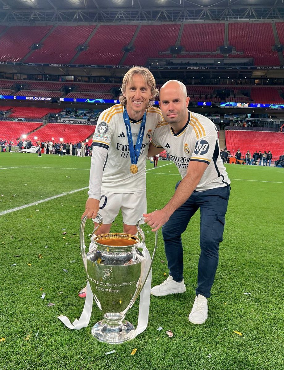bcouce26's tweet image. Los amigos se cuenta con los dedos de una mano. Las Champions League de Modric no. 😅🏆