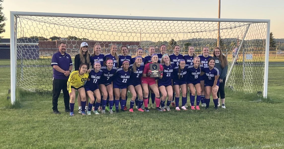 Absolute loss of words what just took place the past 24 hours:
-WIAA D1 Boys Track runner up
-1st place D1 - 4x800
-4th place D1 - 1600M
-3rd place D1 - 800M
-D2 Girls Soccer Regional Champs
<a href="/jennaburnstad/">Jenna Burnstad</a> <a href="/shep1437/">Darin Shepardson</a> <a href="/tdludeking/">Tyler Ludeking</a> <a href="/thomasfortier_/">Thomas Fortier</a> <a href="/hana_schauf06/">Hana Schauf</a> <a href="/zwally84/">Zak Wallenfang</a>