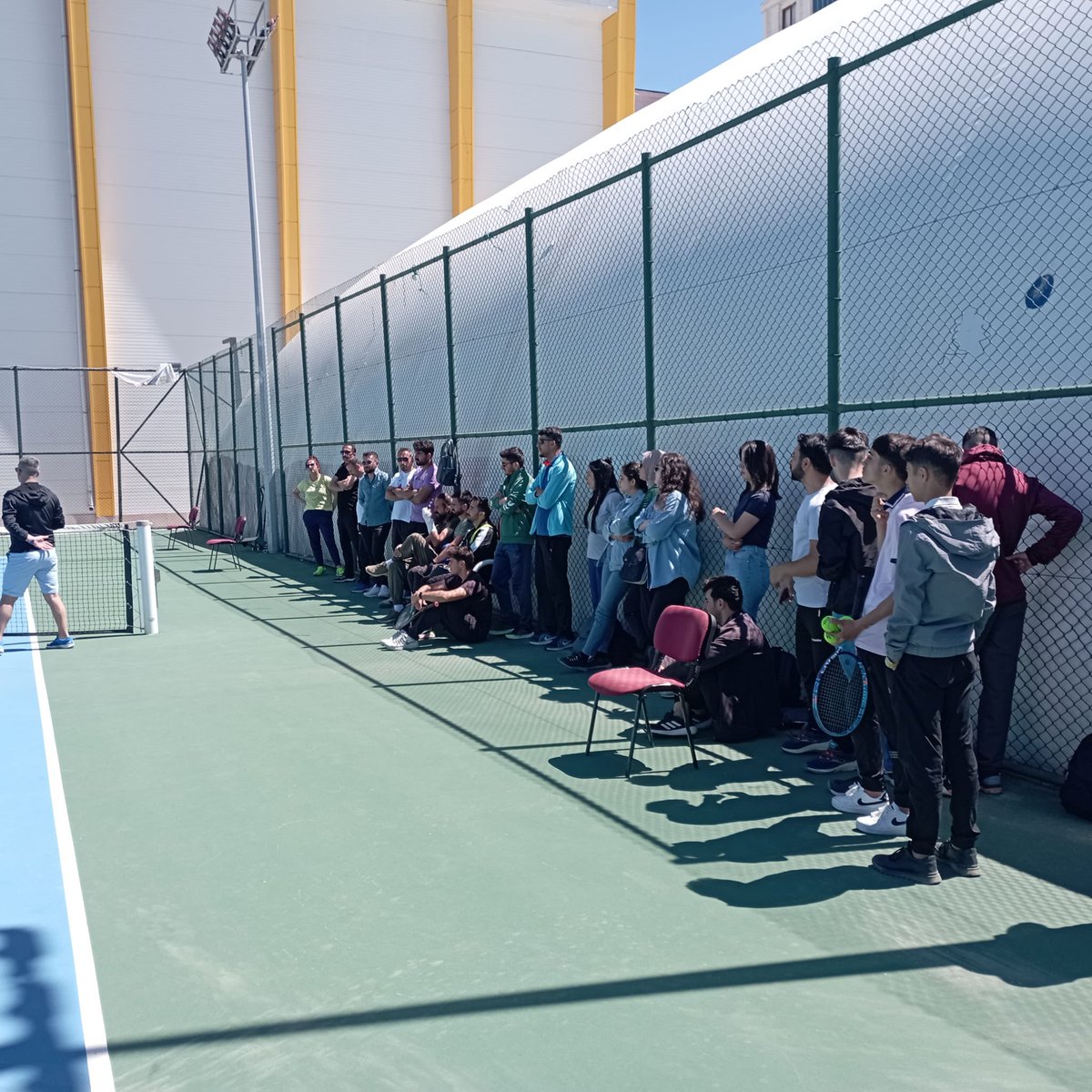 GSB_Van's tweet photo. 🎾 T E N İ S 🎾

İl Müdürlüğümüzün ev sahipliğinde düzenlenen “Tenis Çizgi ve Gözlemci Hakemlik Kursu” uygulamalı dersleri ikinci günüde kaldığı yerden devam ediyor.

📍75.Yıl Tenis Kortları https://t.co/X8VmUFGtWO