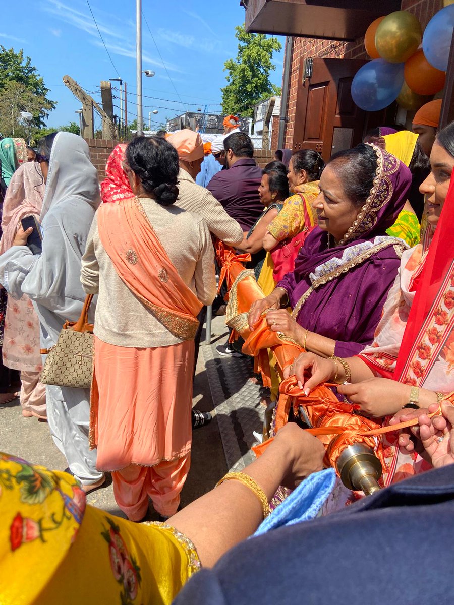 QPCOBEDFORD's tweet image. Delighted to be invited 2  #Flagceremony Bhagwan Valmiki Sabha Bedford,  a beautiful tradition followed every year. We delighted to be working with the women Bhagwan Valmiki Sabha Bedford  at as part of our building capacity in the community. #BuildingResilience #weareqpco