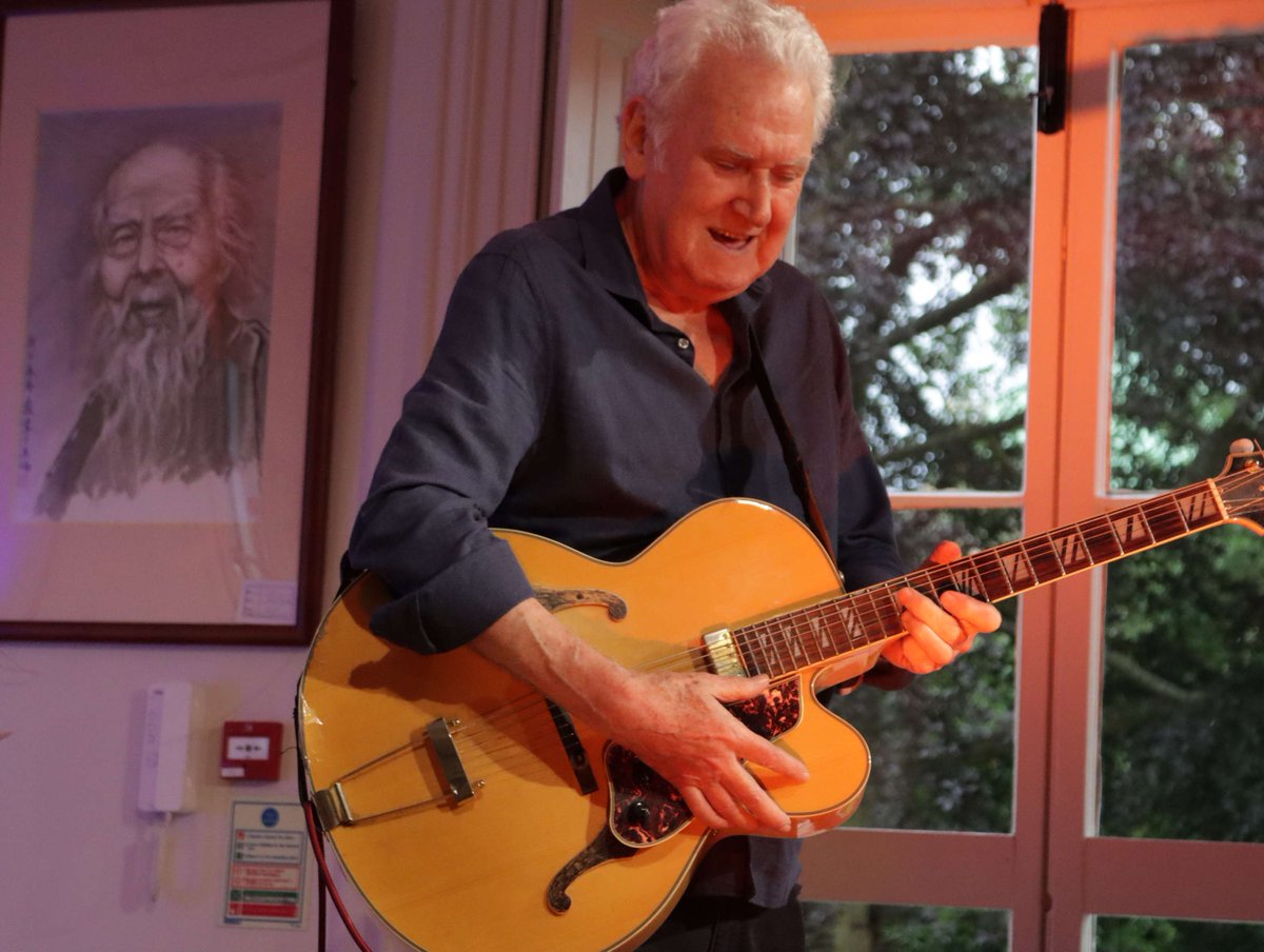 LauderdaleHouse's tweet photo. Such a great performance by the incredible #JimMullen last Thursday! Next up, the amazing #CarolGrimes @alison_rayner @deirdcartwright #SteveLodder &amp; #WinstonClifford head to the Tea Lawn on 13 June.

Tickets: https://t.co/twuytT1dp2

📸@pol_hank
Programmed by @blowfusemusic https://t.co/gYgfUnbe8o