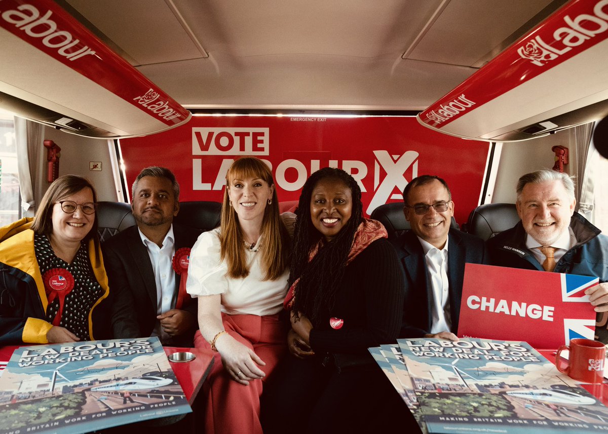 AngelaRayner's tweet photo. A huge Harrow East hello for the battle bus. ๐
Proud to join Labourโs candidate @PrimeshPatel alongside some fantastic friends. ๐ชญ
Itโs time for change.๐น https://t.co/adjFWt5BvP