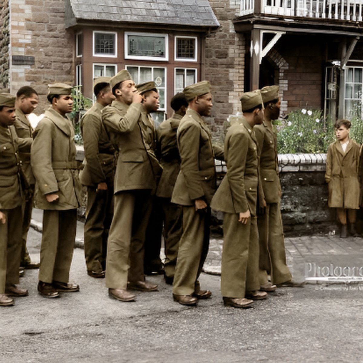 The Battle of Bamber Bridge, 1943.

Racist US military police attacked black US troops on British soil.

US military authorities demanded the town’s pubs impose a colour bar, the local landlords responded with signs that read “Black Troops Only” which pissed them off.

A THREAD