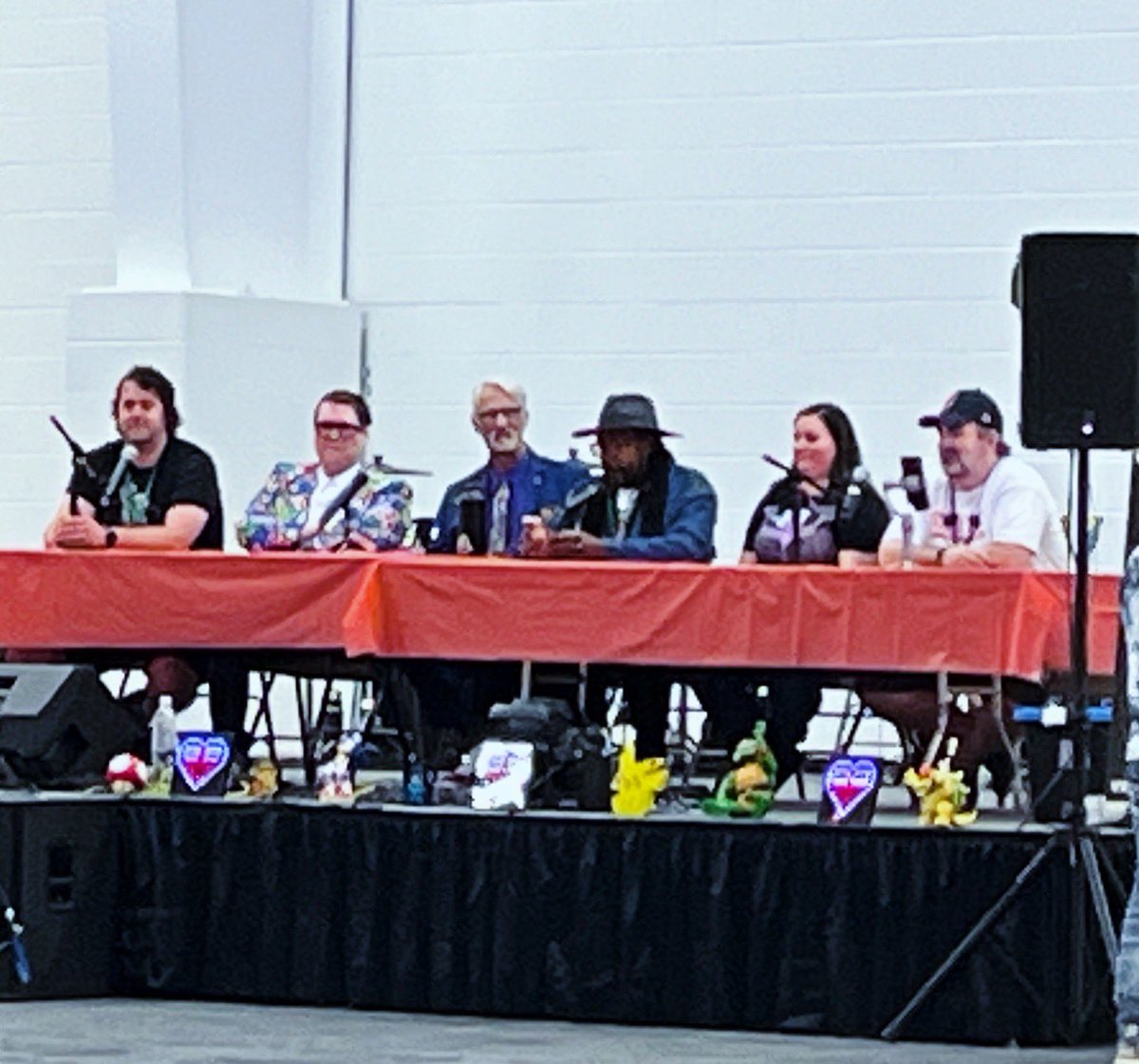 GamerAhmer's tweet photo. Another One For The Books! Loved seeing everyone at @corgscon ! Thank you again Gary for making this such an awesome experience. #videogames #games #gamerahmer #gamer #retrogaming #corgs #corgscon #gamer #atari #nintendo #playstation #xbox #sega #nickelodeon #rugrats #90s https://t.co/3kKhbQ0TcR